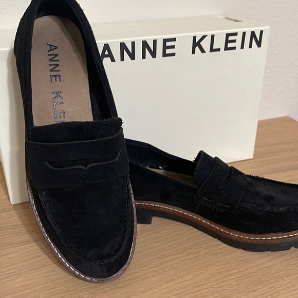 Anne Klein Shoes - Ann Klein Black Penny Loafers size 6 M